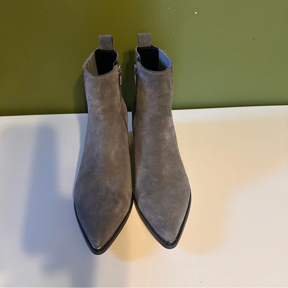 Marc Fisher Ulora Gray Suede Ankle Booties Pointed Toe Size 8.5